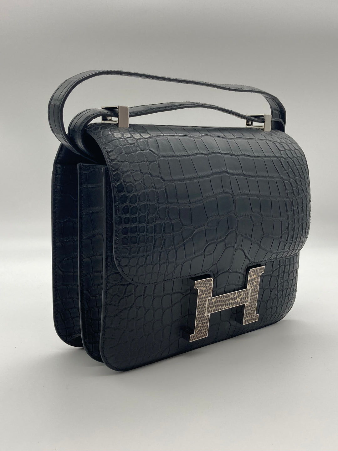 Hermès 2021 Madame & Varanus Lizard Constance 24 - Black Crossbody Bags,  Handbags - HER563348